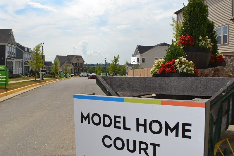 Model Home Court sign