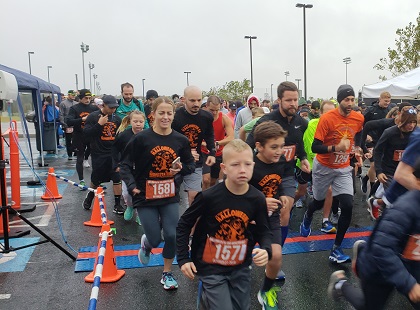 kids crossing the finish line