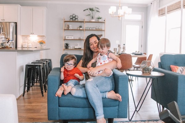 Robbins with her kids