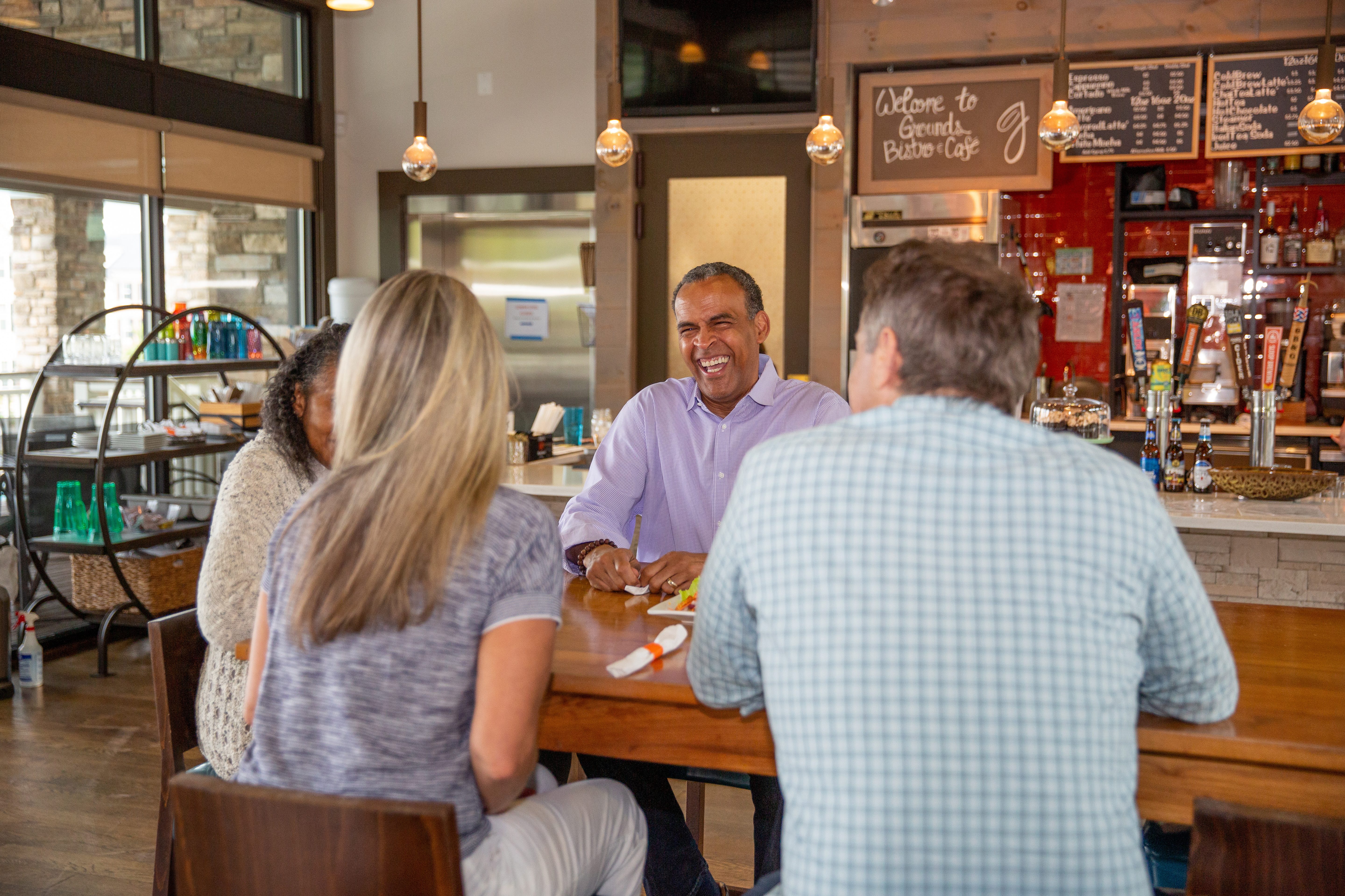 Retail & Dining lifestyle graphic for Embrey Mill